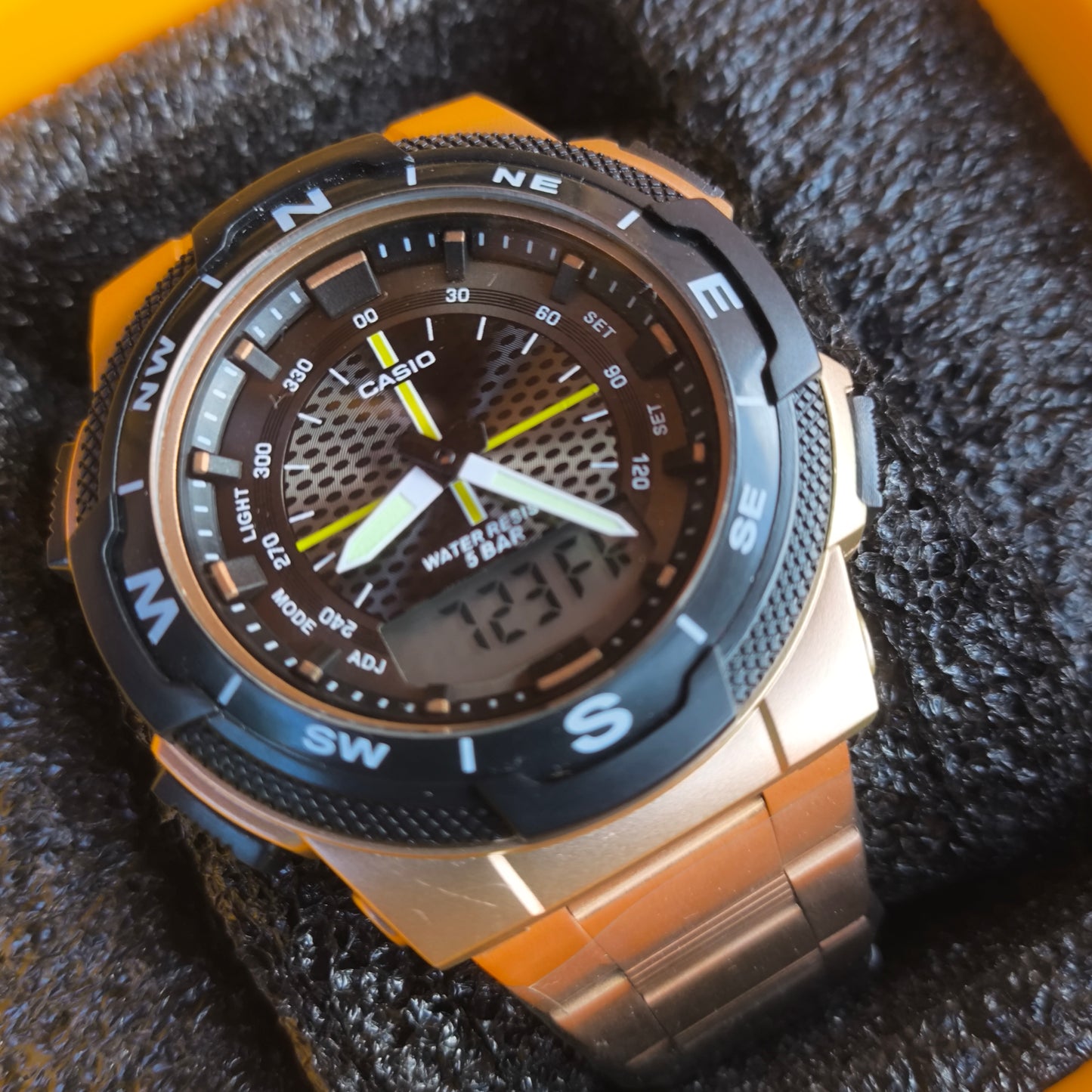 CASIO DOBLE HORA PARA HOMBRE REF-VRDA