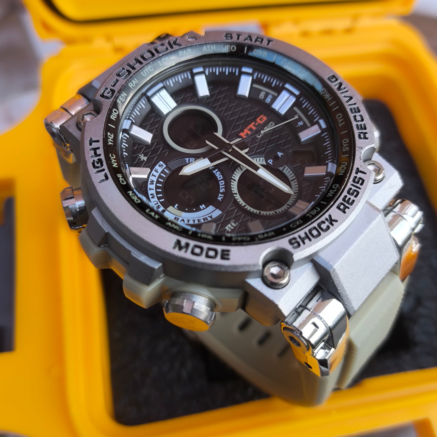 CASIO DOBLE HORA PARA HOMBRE REF-PLT